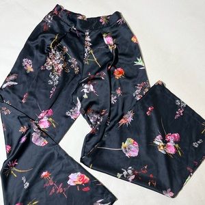 Like new - Victoria’s Secret - silky pajama pants - wide leg - flowy